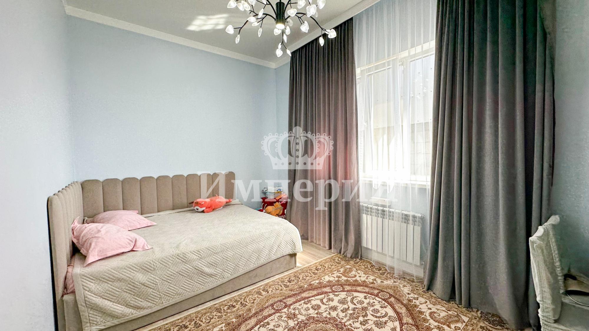 4-комнантный квартира, 144.0 м²,Абая за 47 500 000