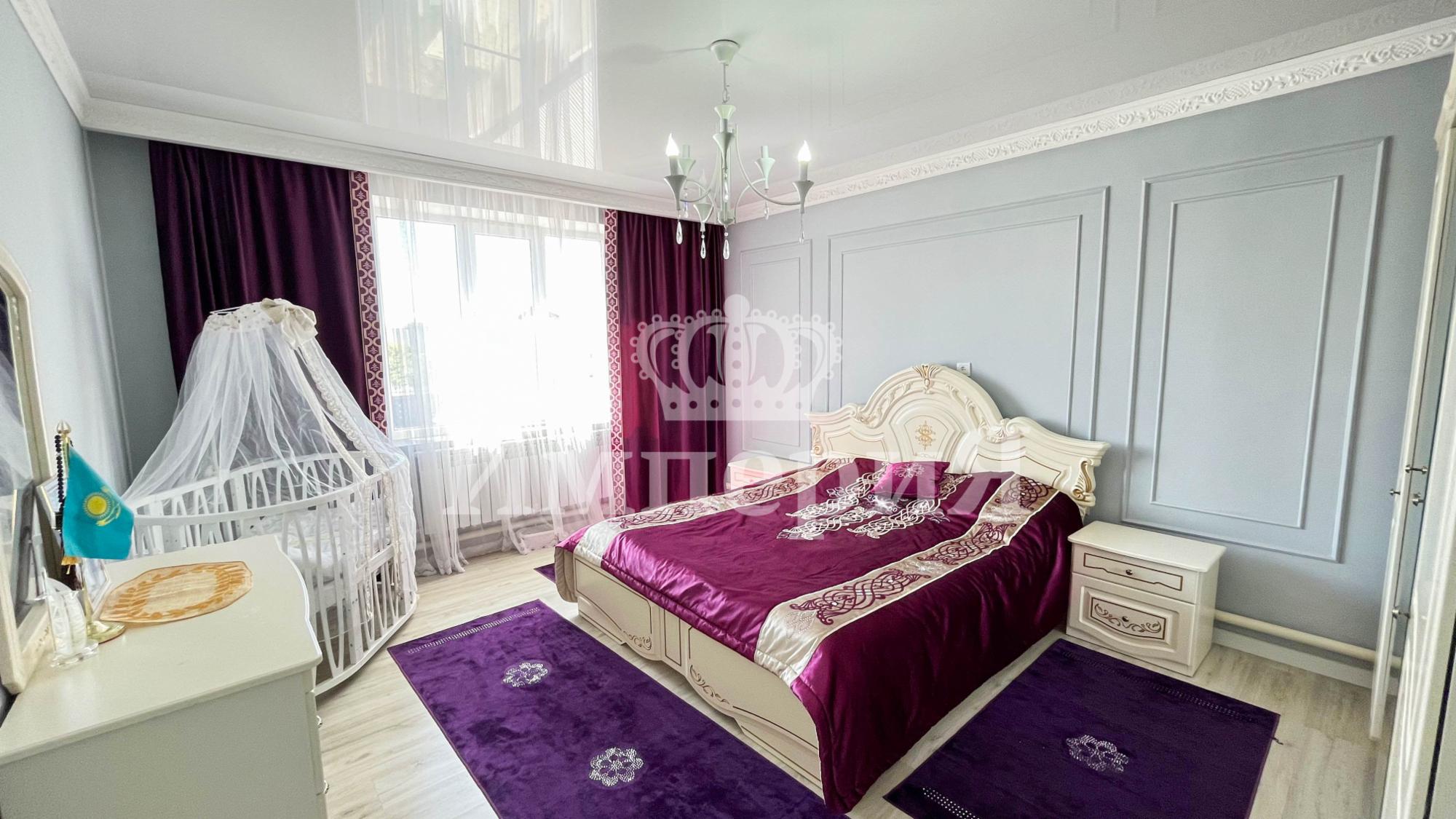 7-комнантный квартира, 263.0 м²,Жибек жолы за 75 000 000