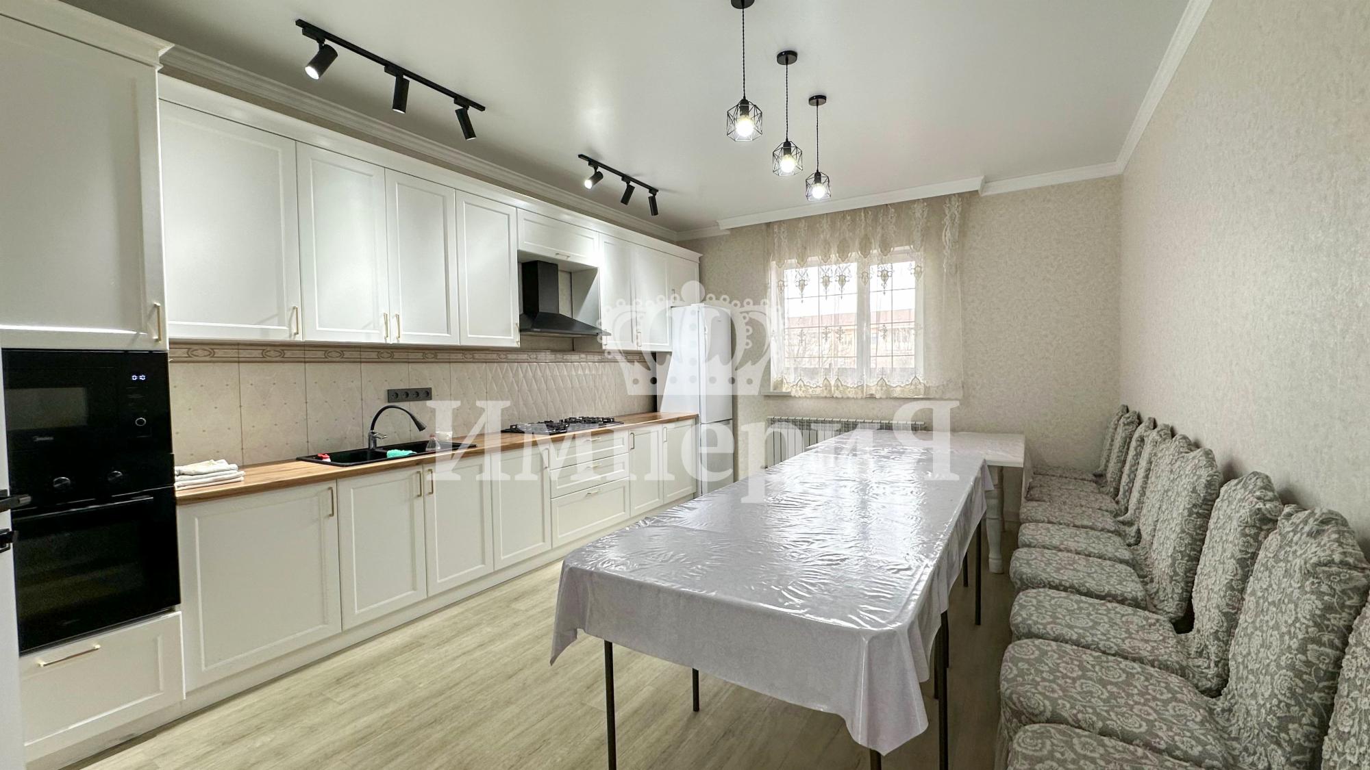 6-комнантный квартира, 310.0 м²,Айтыкова за 135 000 000