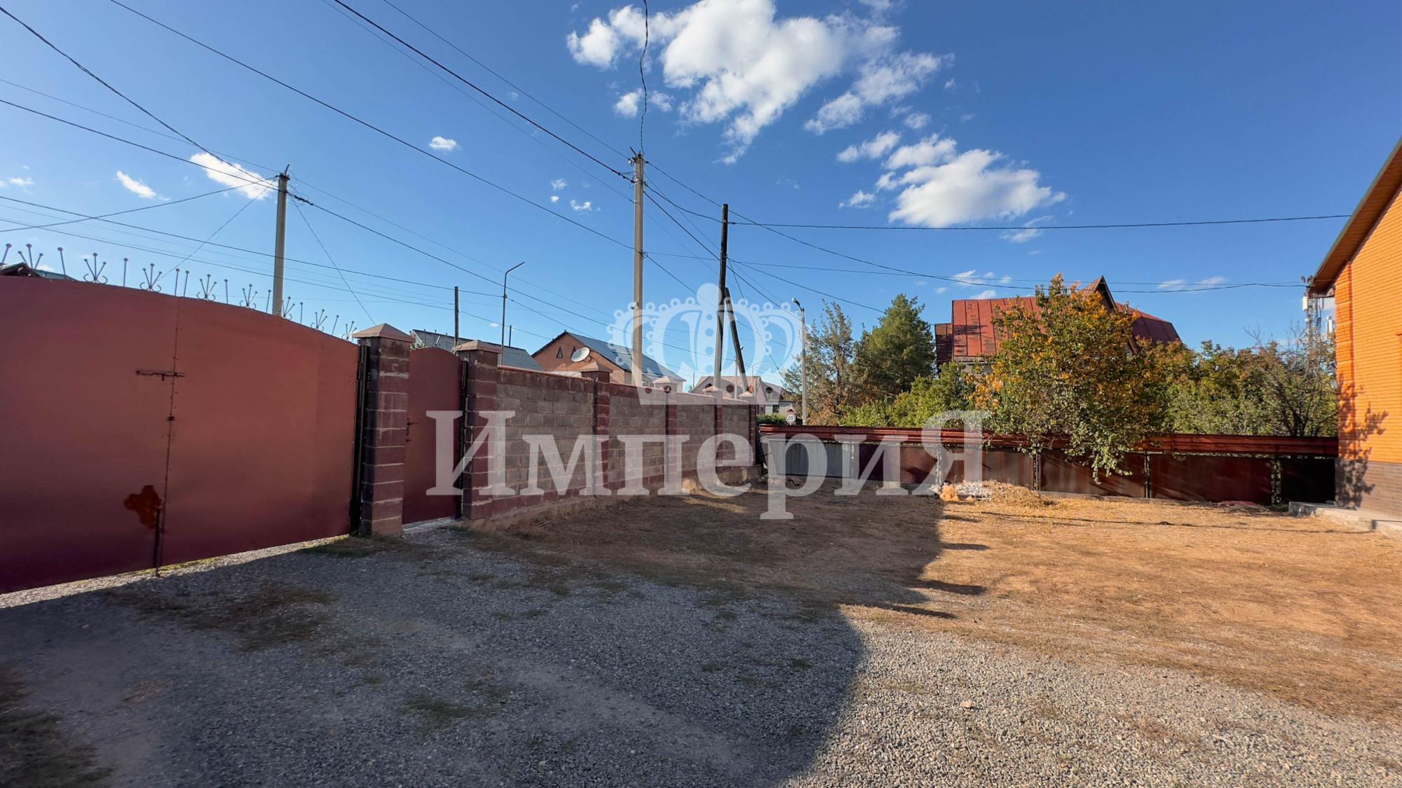 7-комнантный квартира, 395.0 м²,Базарбаева за 75 000 000