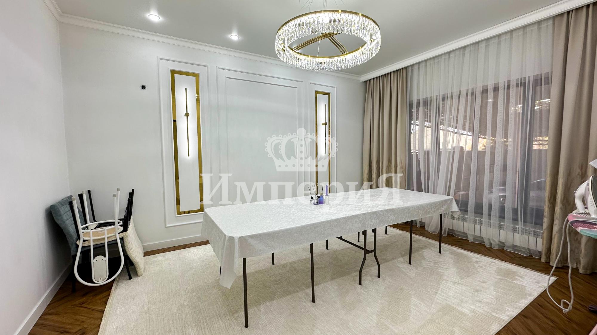 5-комнантный квартира, 203.0 м²,Абылай Хана за 67 000 000