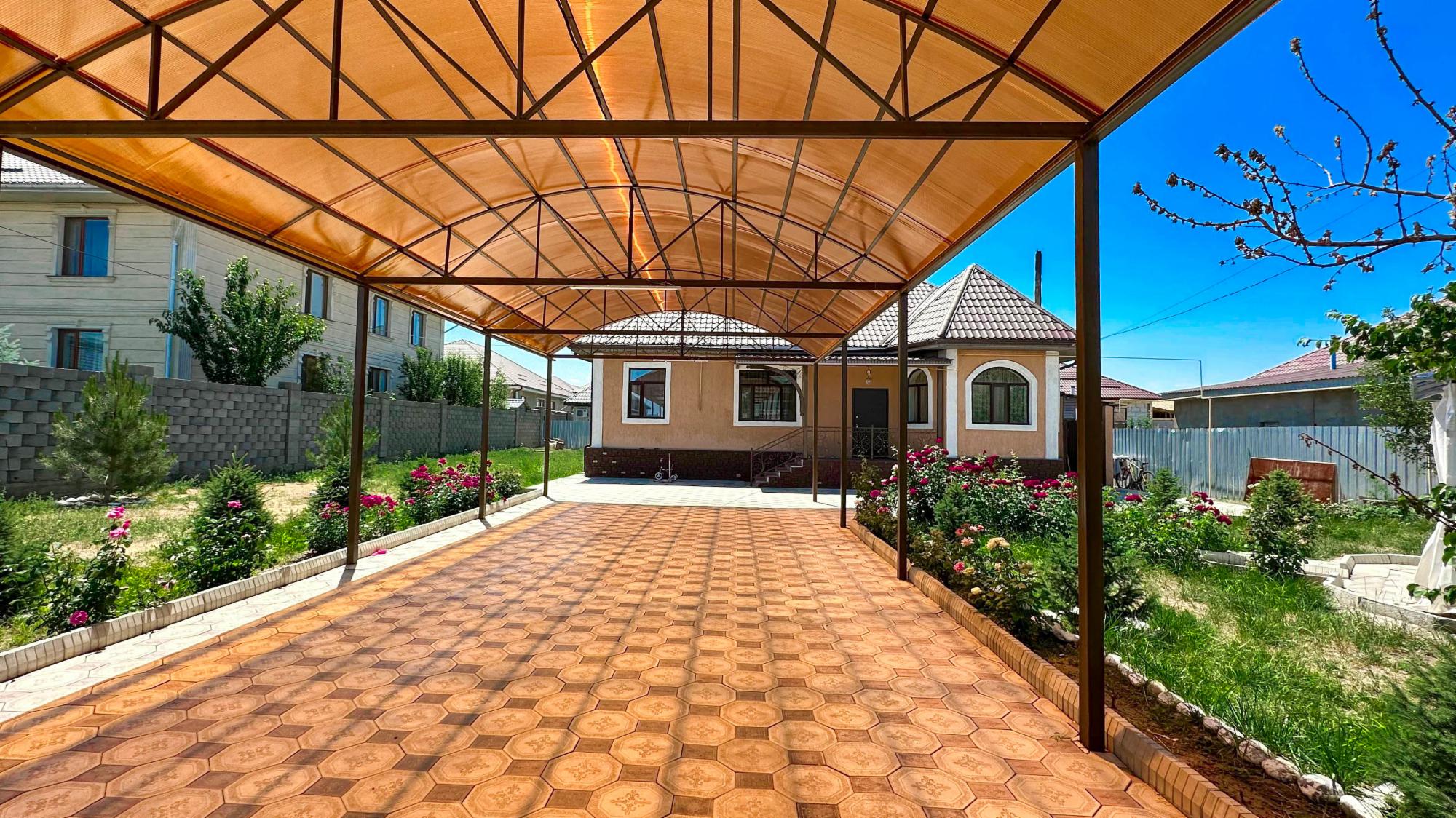 6-комнантный квартира, 160.0 м²,Есенберлина за 63 000 000