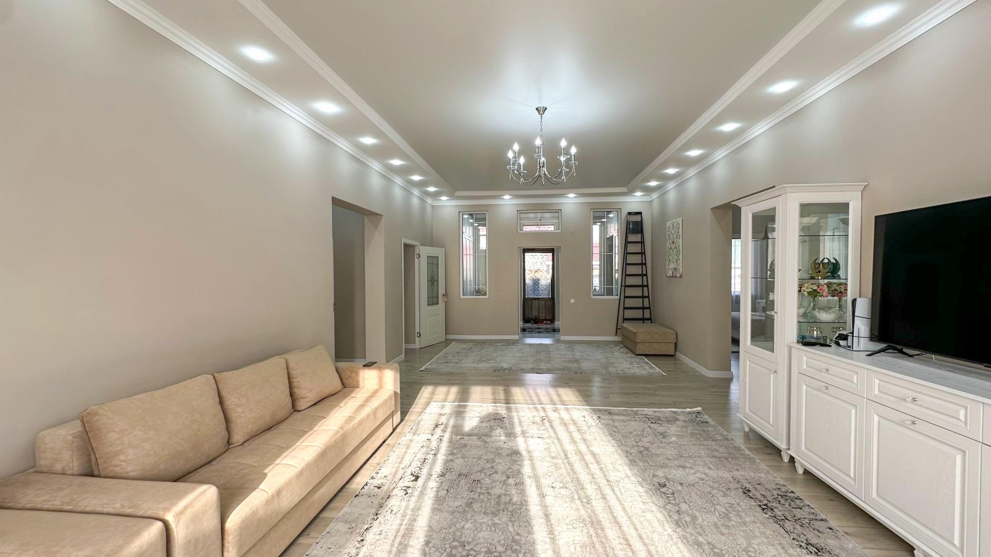 4-комнантный квартира, 140.0 м²,Бактыбая за 63 000 000