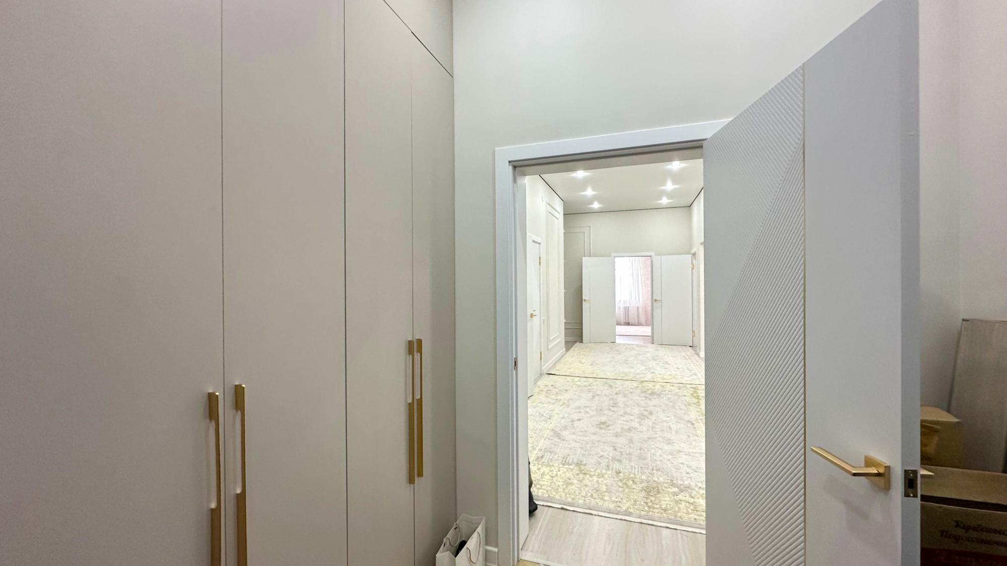 4-комнантный квартира, 159.0 м²,Биржан Сал за 68 000 000