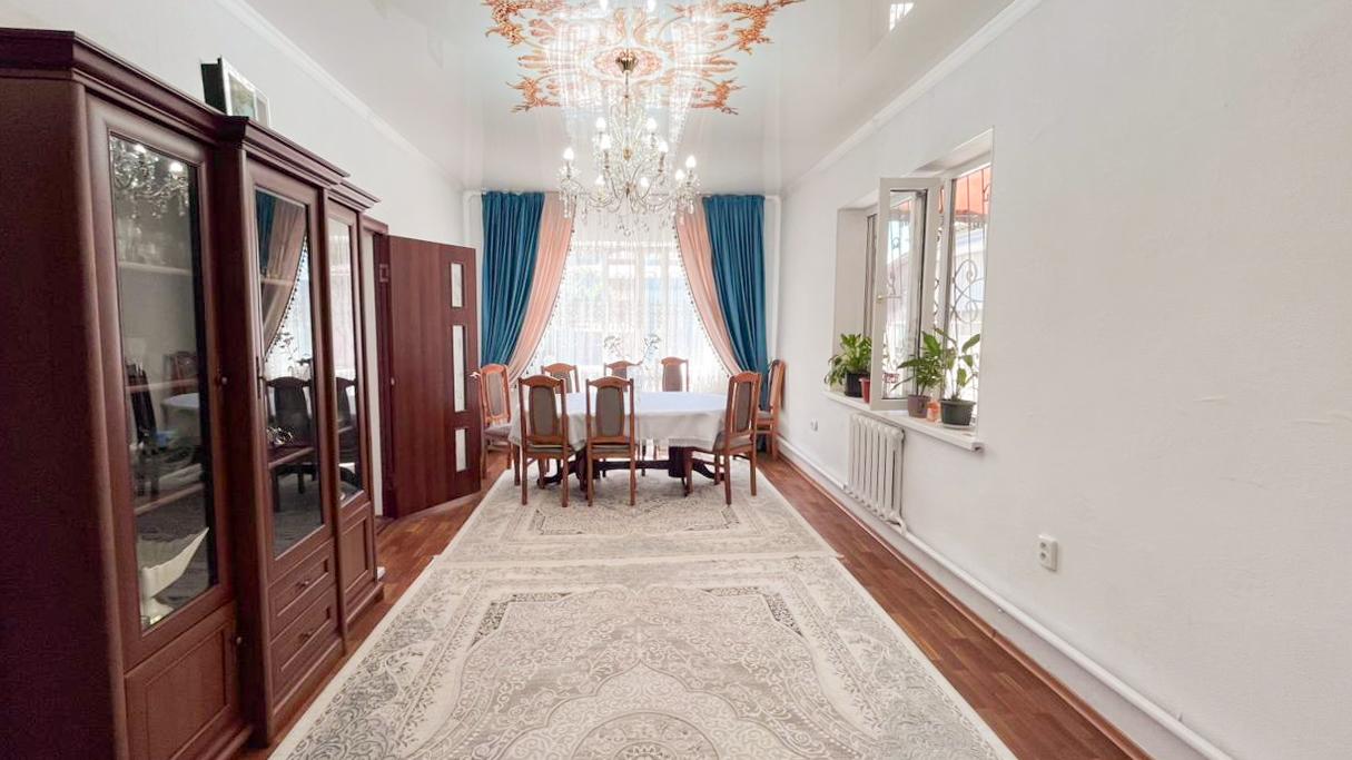 5-комнантная квартира, 95.0 м²,Гаухар Ана за 32 000 000