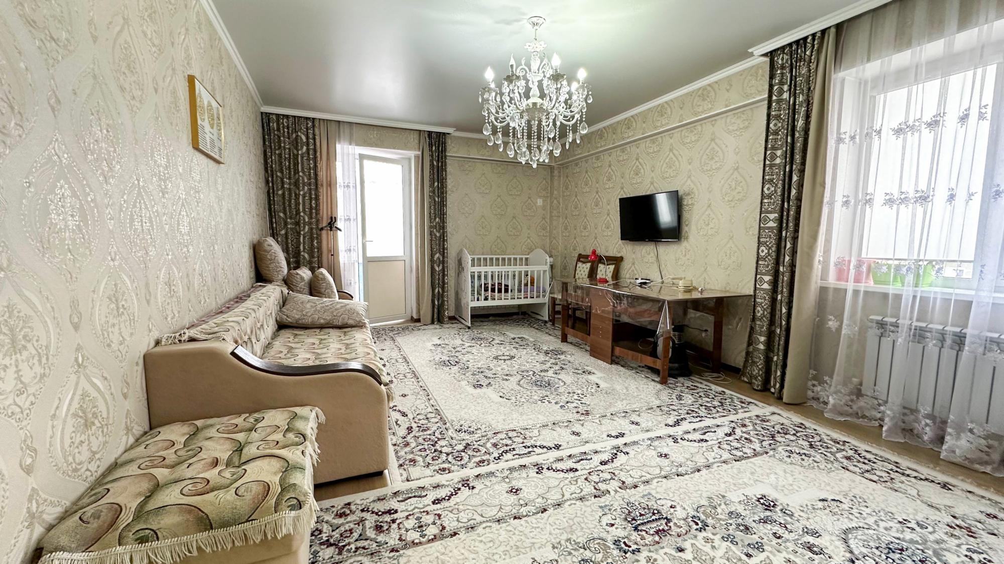 4-комнантная квартира, 111.0 м²,5 мкр за 39 000 000