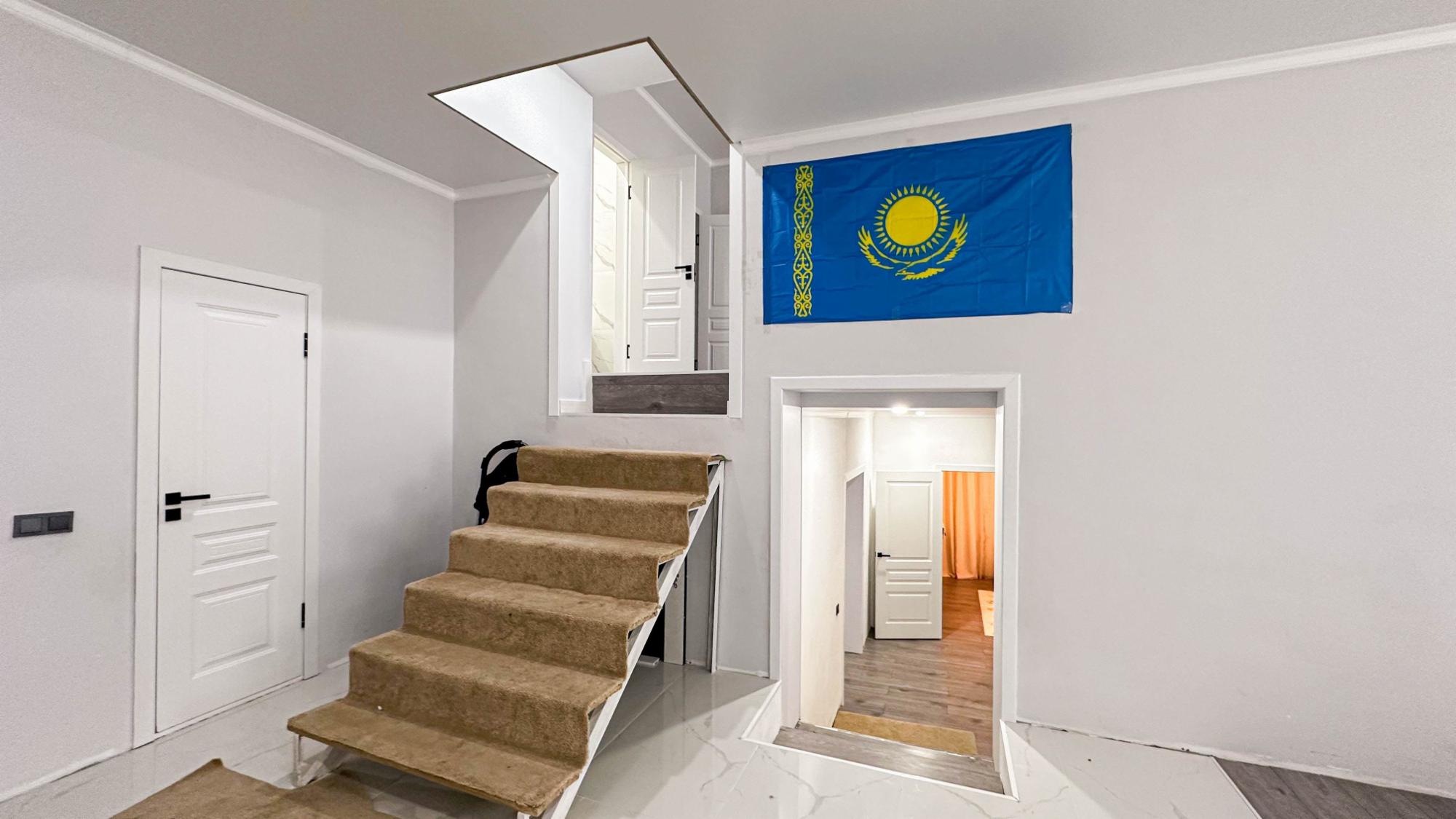 8-комнантный квартира, 194.5 м²,Байконыр за 40 500 000