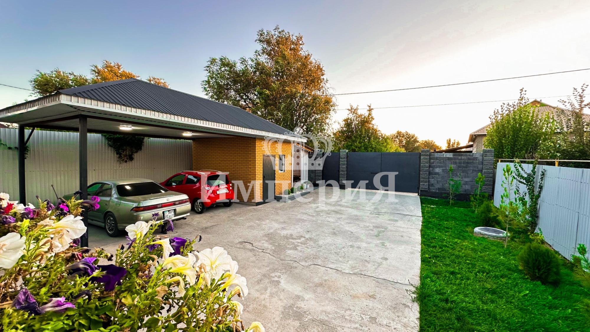 6-комнантный квартира, 180.0 м²,Избасарова за 67 000 000