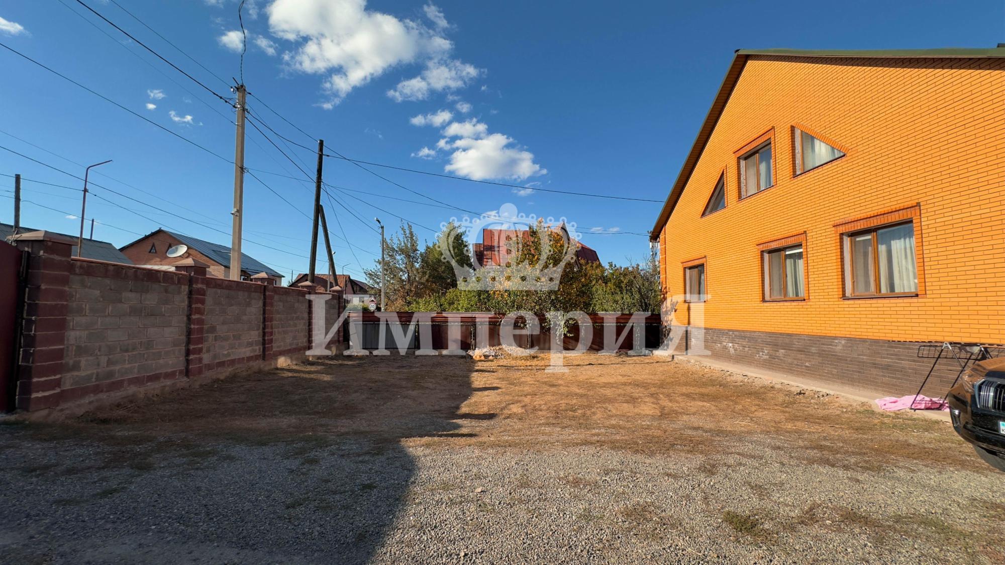 7-комнантный квартира, 395.0 м²,Базарбаева за 75 000 000