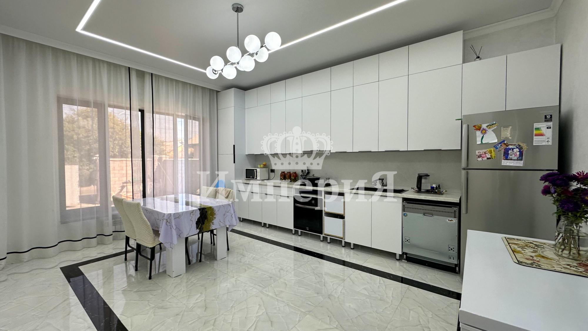 5-комнантный квартира, 203.0 м²,Абылай Хана за 67 000 000