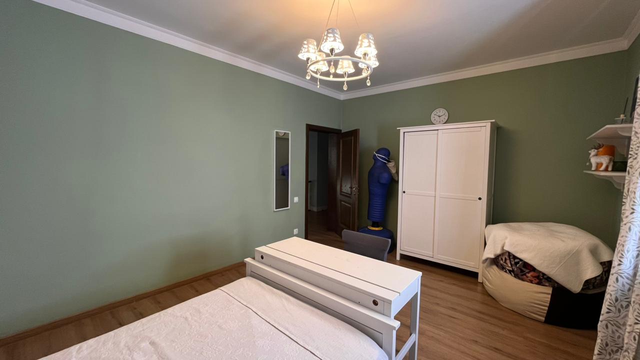 5-комнантный квартира, 180.0 м²,Калиева за 95 000 000