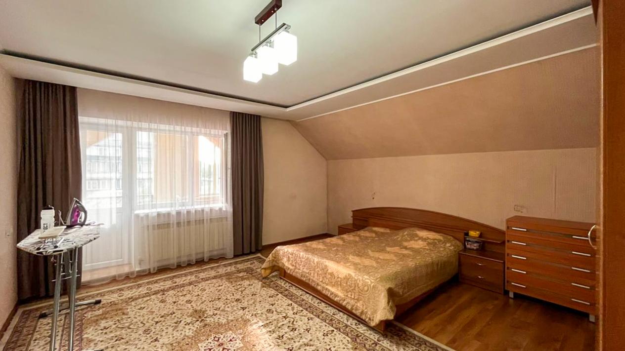 6-комнантный квартира, 198.0 м²,Центр за 65 000 000