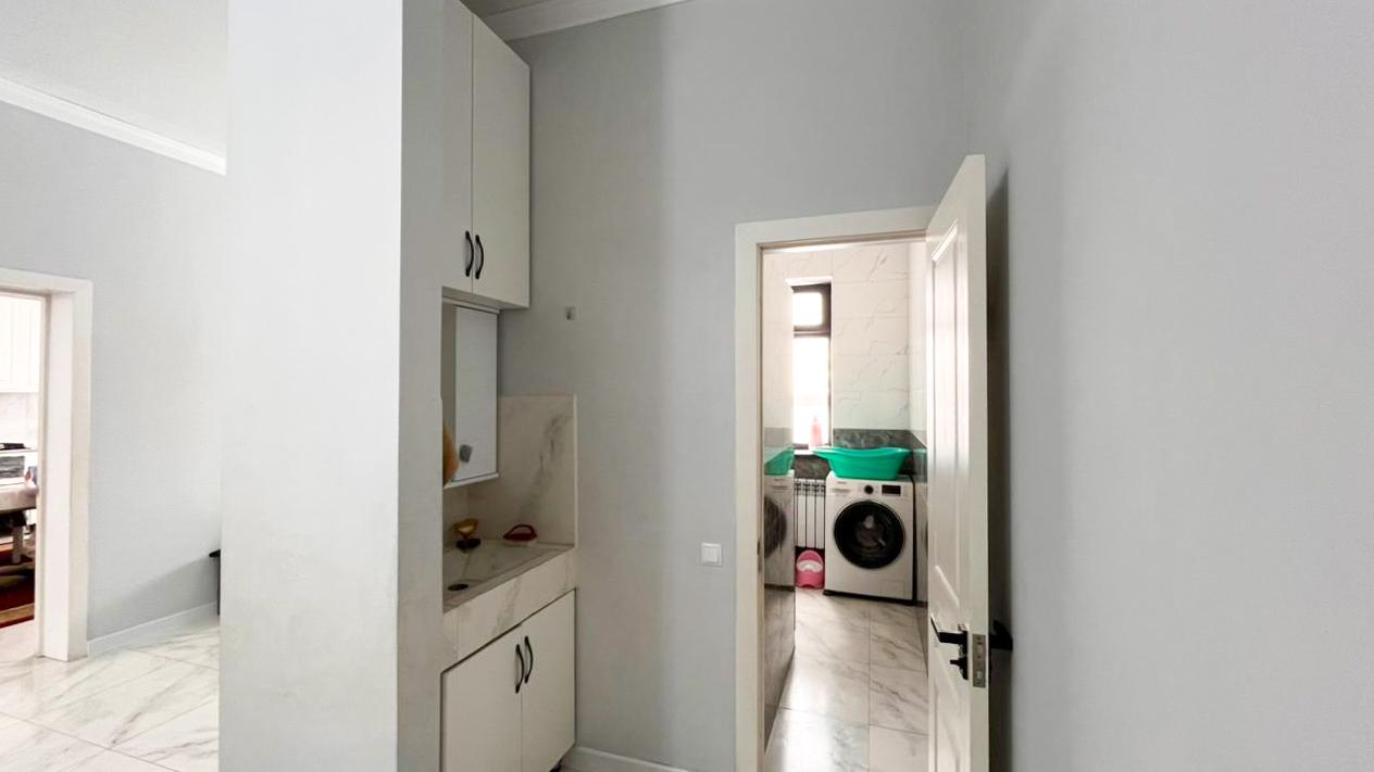 5-комнантный квартира, 174.0 м²,Кожамиярова за 45 000 000