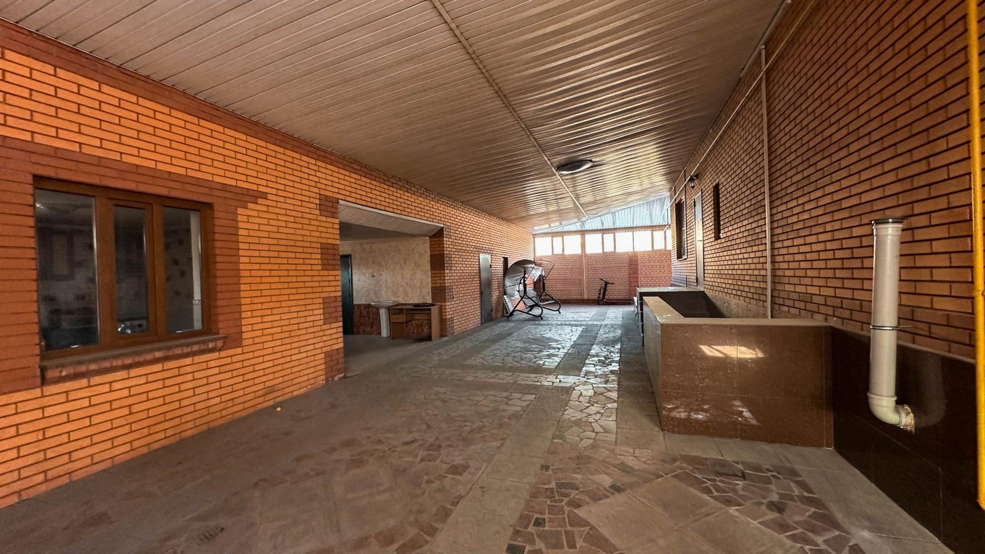 6-комнантный квартира, 250.0 м²,Толебаева за 130 000 000