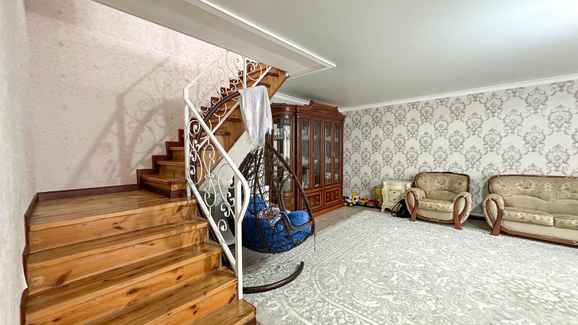 5-комнантный квартира, 176.0 м²,Абылай Хана за 42 000 000