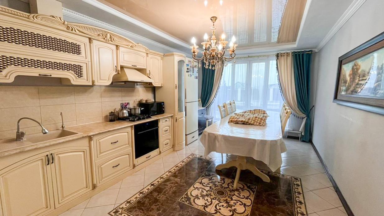 4-комнантный квартира, 130.0 м²,Кастеева за 29 000 000