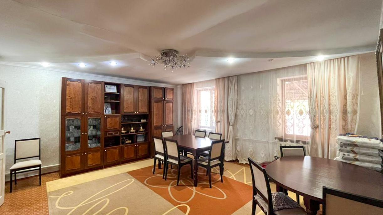 4-комнантный квартира, 117.0 м²,Карамурзанова за 23 000 000