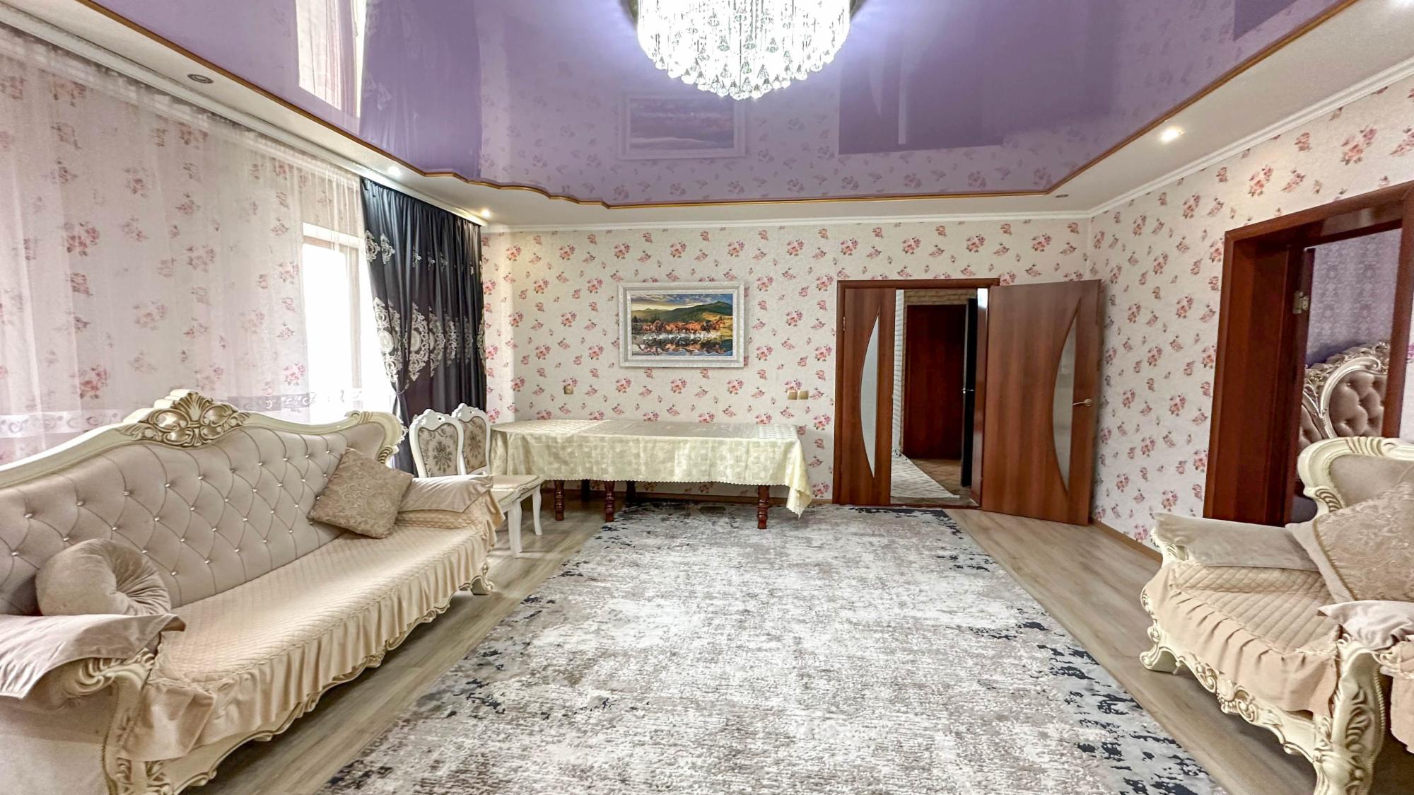 9-комнантный квартира, 300.0 м²,Алмалыбак за 87 000 000