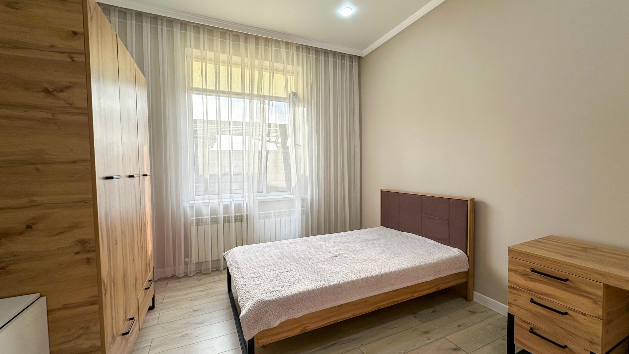 4-комнантный квартира, 140.0 м²,Бактыбая за 63 000 000