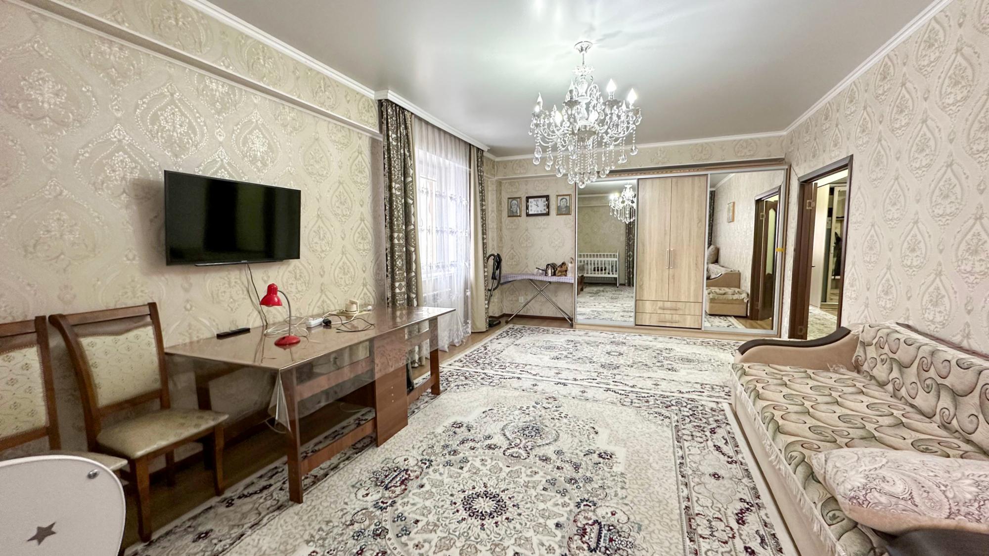 4-комнантная квартира, 111.0 м²,5 мкр за 39 000 000