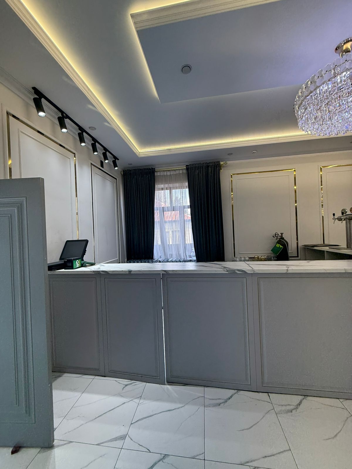 8-комнантный квартира, 430.0 м²,Желтоксан за 270 000 000