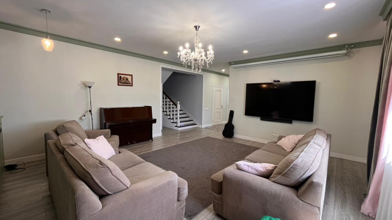 5-комнантный квартира, 180.0 м²,Калиева за 95 000 000