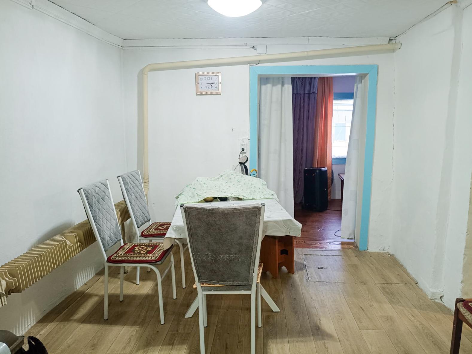 5-комнантный квартира, 90.0 м²,Абая за 9 500 000