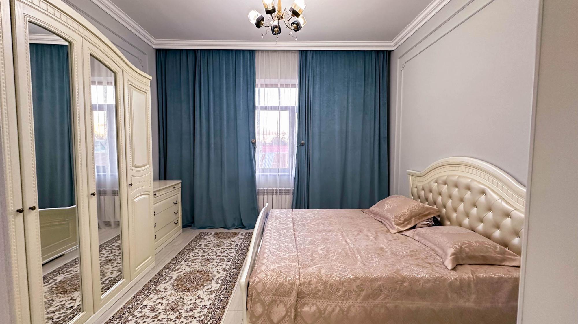 7-комнантный квартира, 323.0 м²,Избасарова за 100 000 000