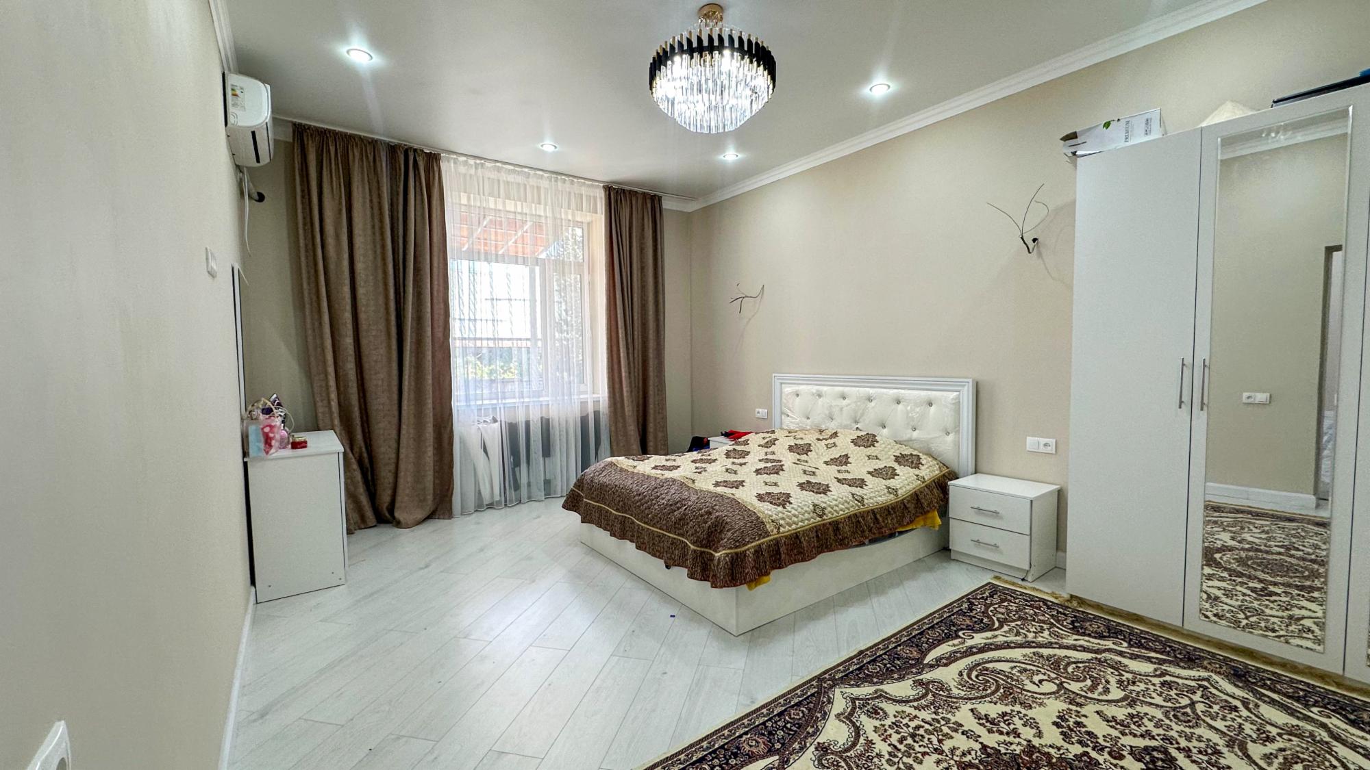 6-комнантный квартира, 280.0 м²,Аксуйская за 101 000 000