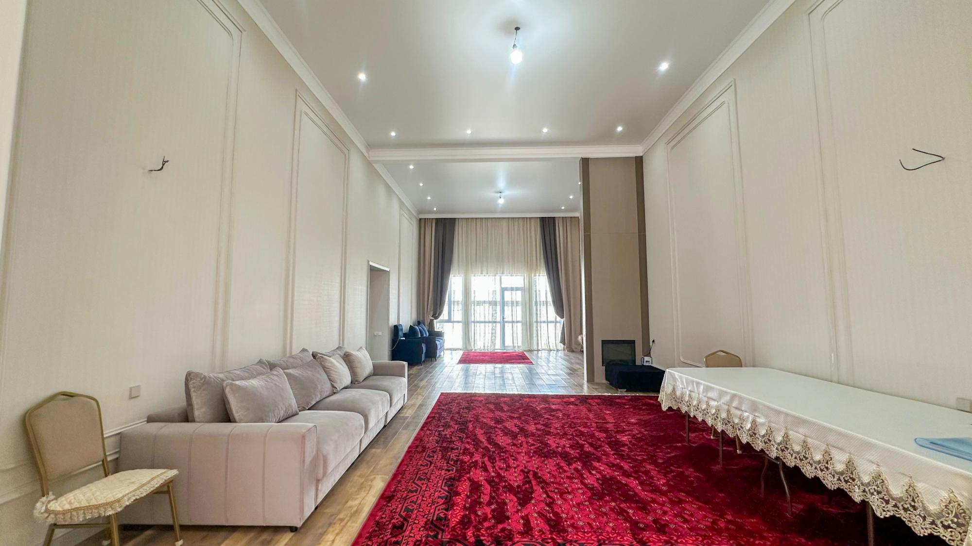4-комнантный квартира, 227.0 м²,Базарбаева за 75 000 000