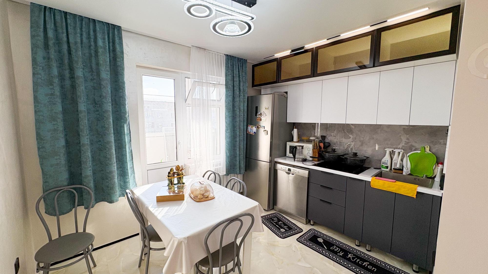 4-комнантная квартира, 92.0 м²,мкр Мушелтой за 30 000 000