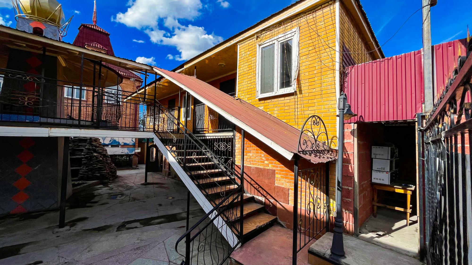 15-комнантный квартира, 720.0 м²,Кабанбай Батыра за 370 000 000