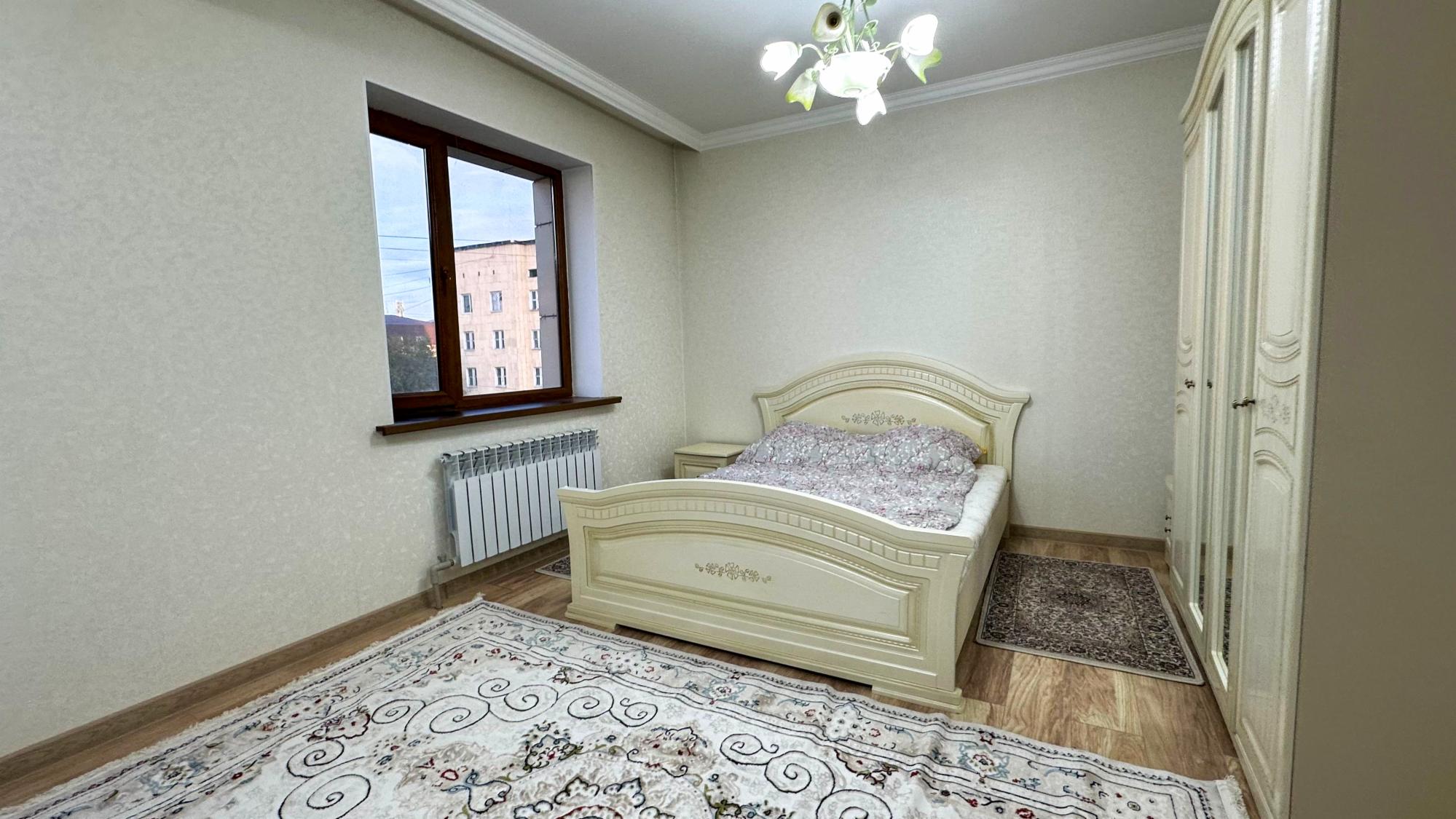 5-комнантная квартира, 180.5 м²,Каратал за 67 000 000