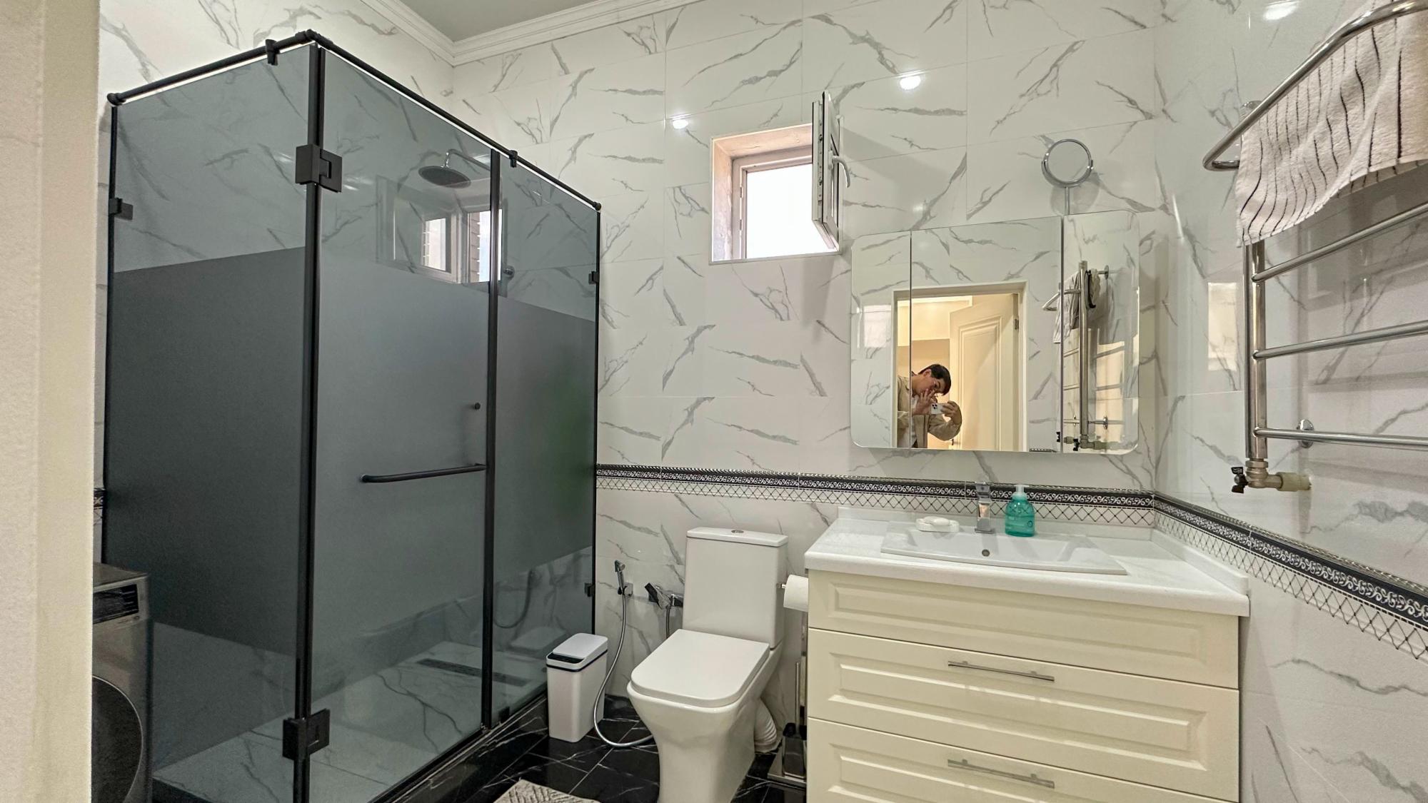 4-комнантный квартира, 140.0 м²,Бактыбая за 63 000 000