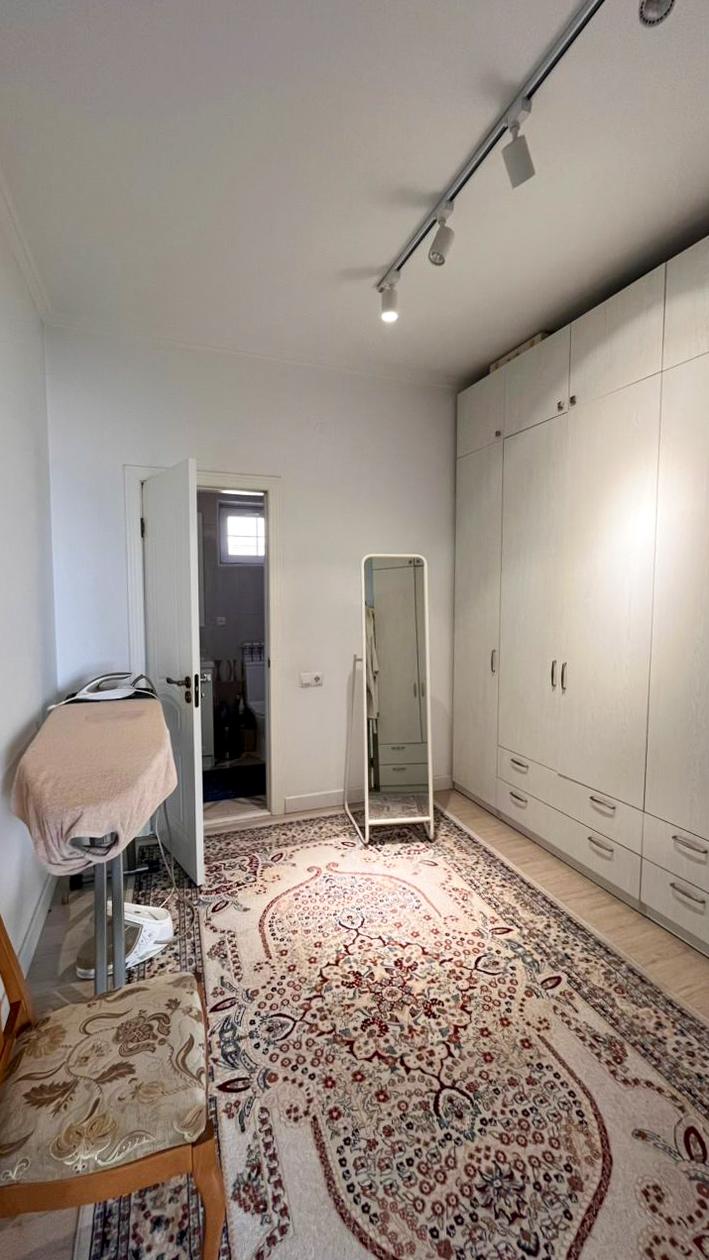 6-комнантный квартира, 300.0 м²,Базарбаева за 130 000 000