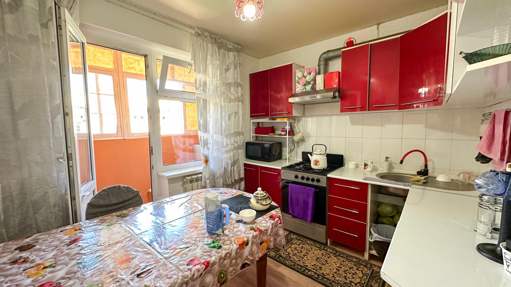 4-комнантная квартира, 90.0 м²,мкр Мушелтой за 29 000 000