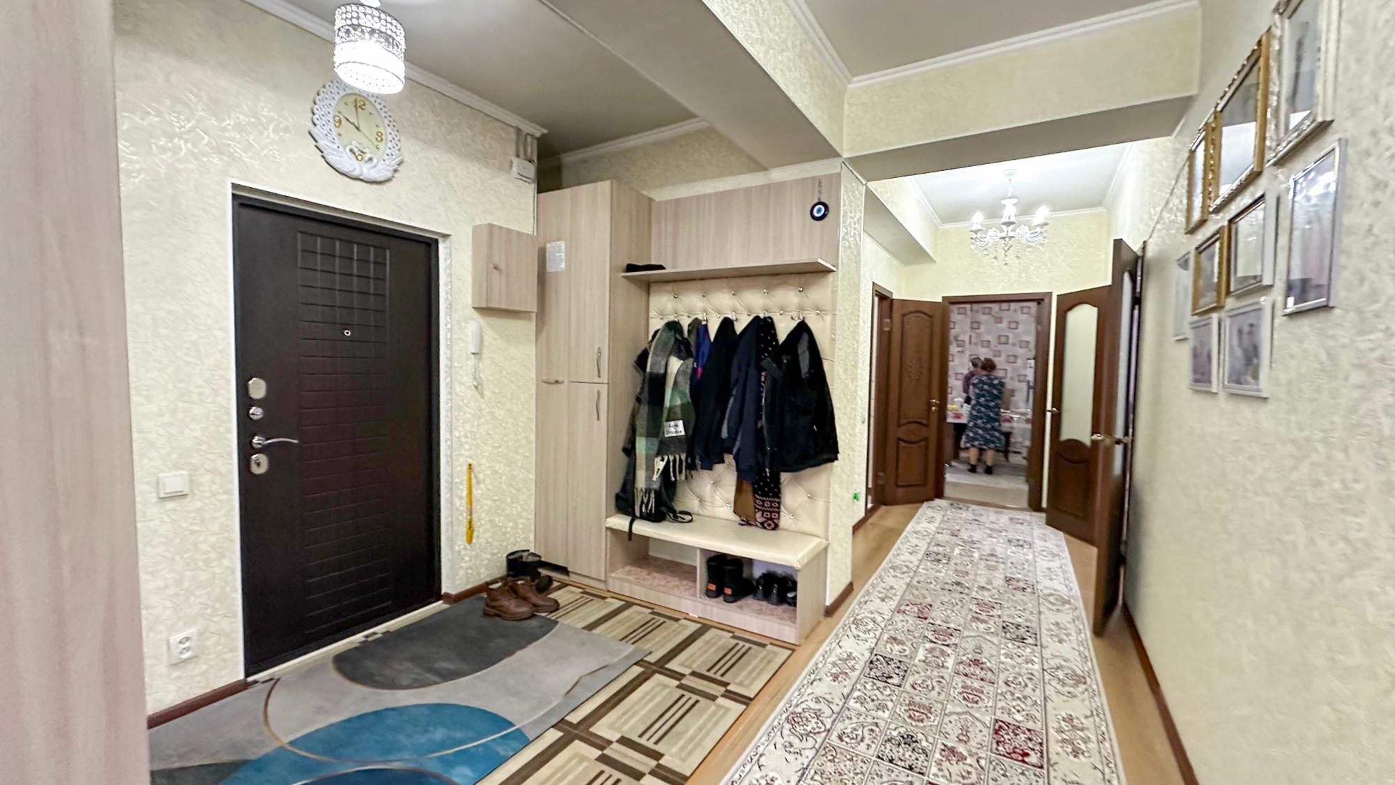 4-комнантная квартира, 111.0 м²,5 мкр за 39 000 000