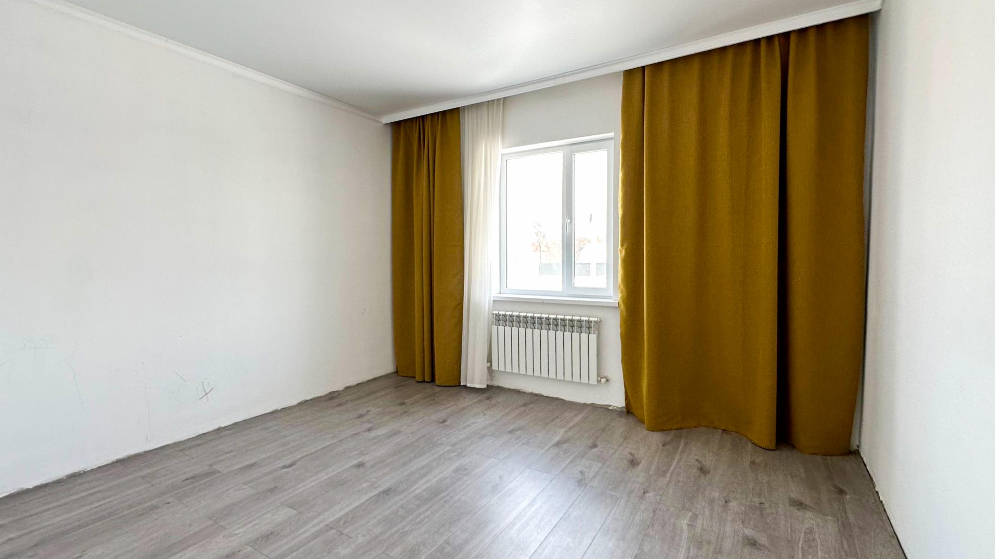 8-комнантный квартира, 220.0 м²,Нурлы Бастау за 42 000 000