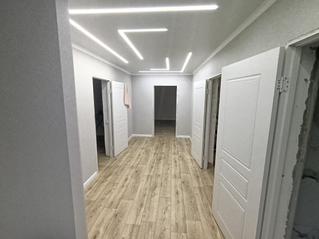 4-комнантный квартира, 100.0 м²,Ескельды Би за 300 000