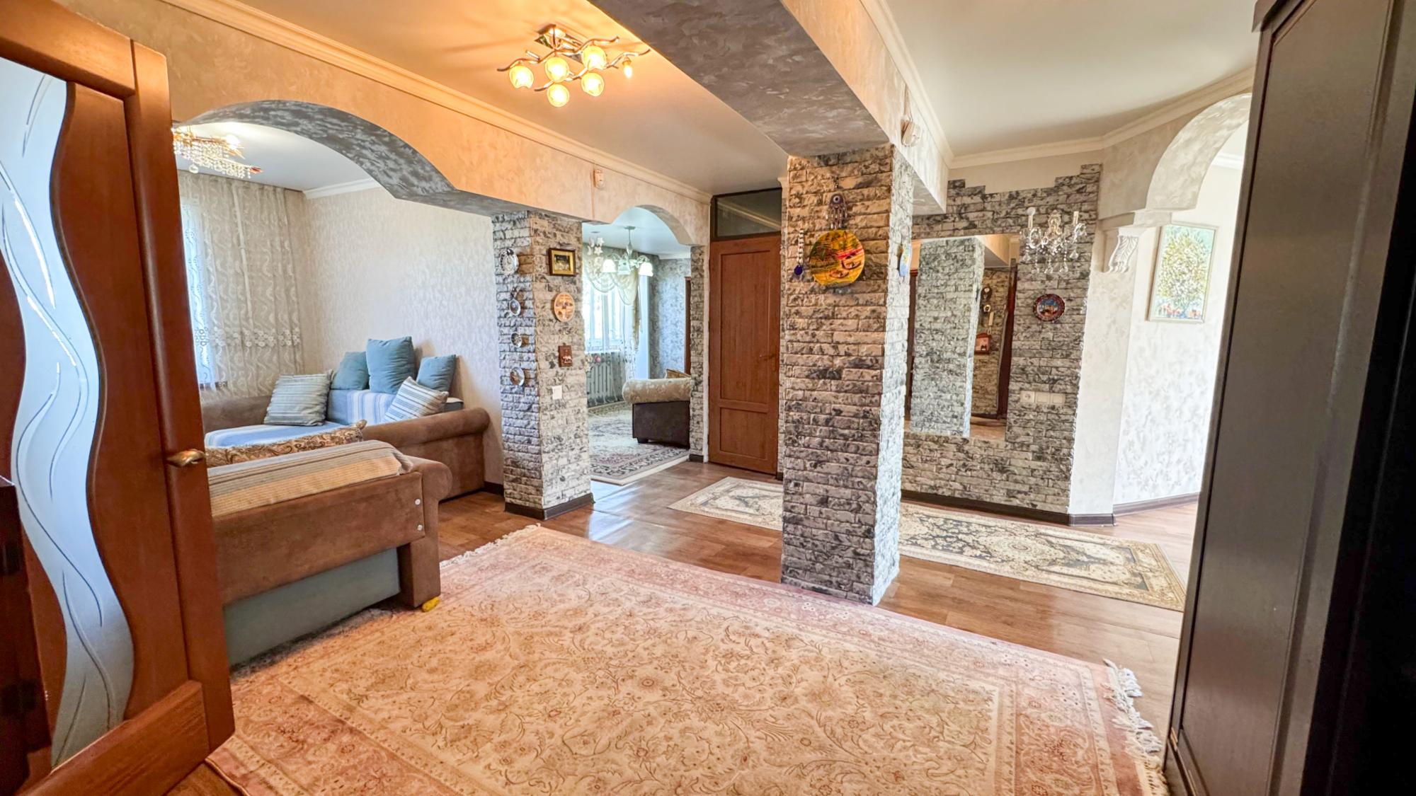 6-комнантная квартира, 125.0 м²,Гаухар Ана за 35 000 000