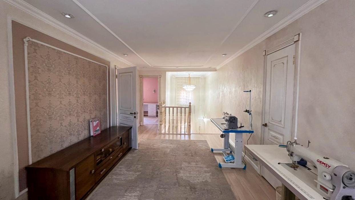 5-комнантный квартира, 185.0 м²,Кабанбай Батыра за 60 000 000