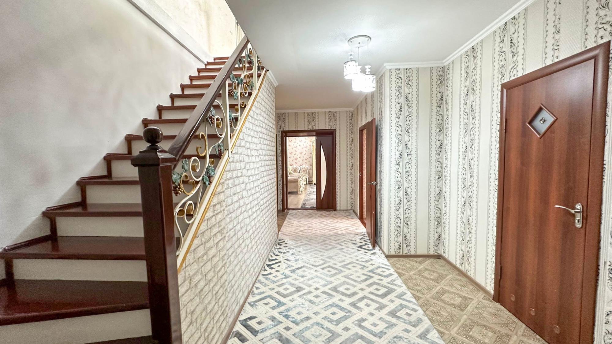 9-комнантный квартира, 300.0 м²,Алмалыбак за 87 000 000