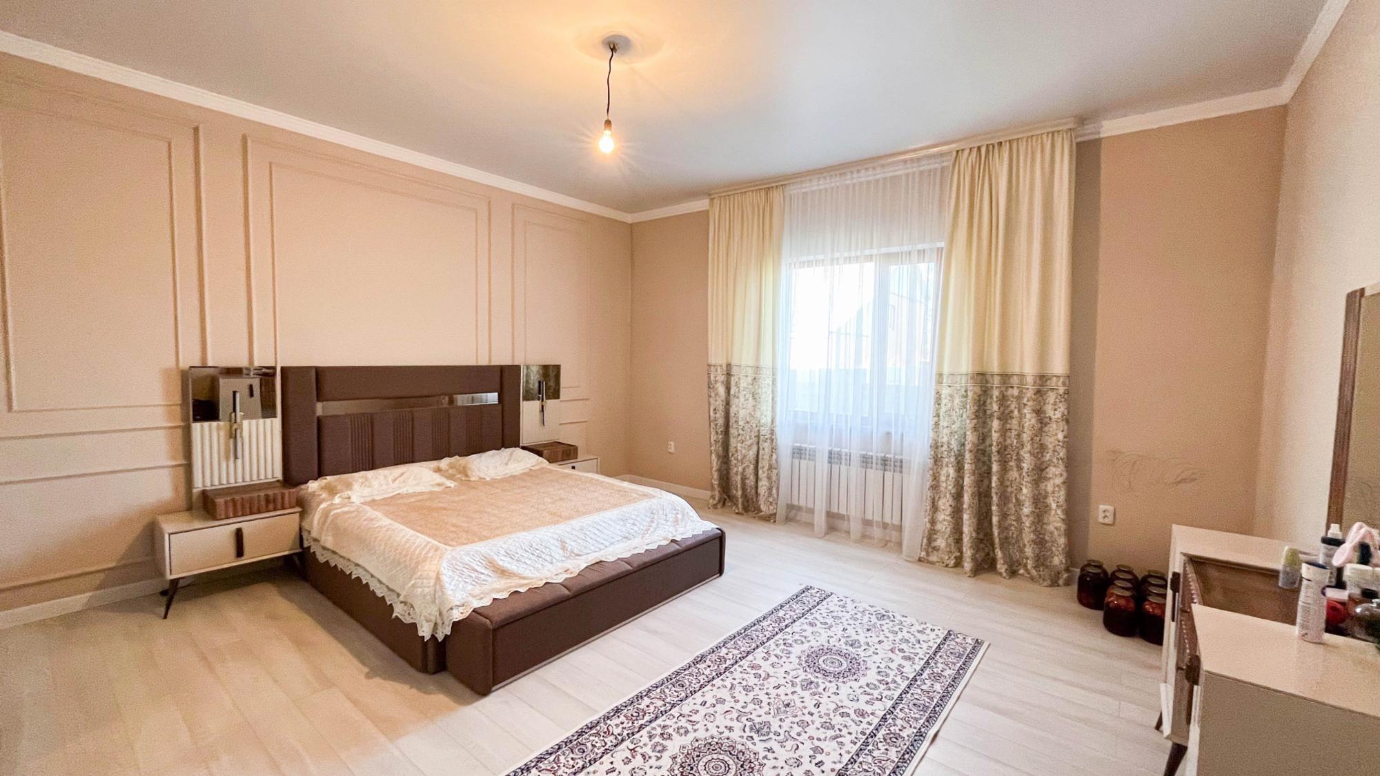 5-комнантный квартира, 226.0 м²,Амангельды за 45 000 000