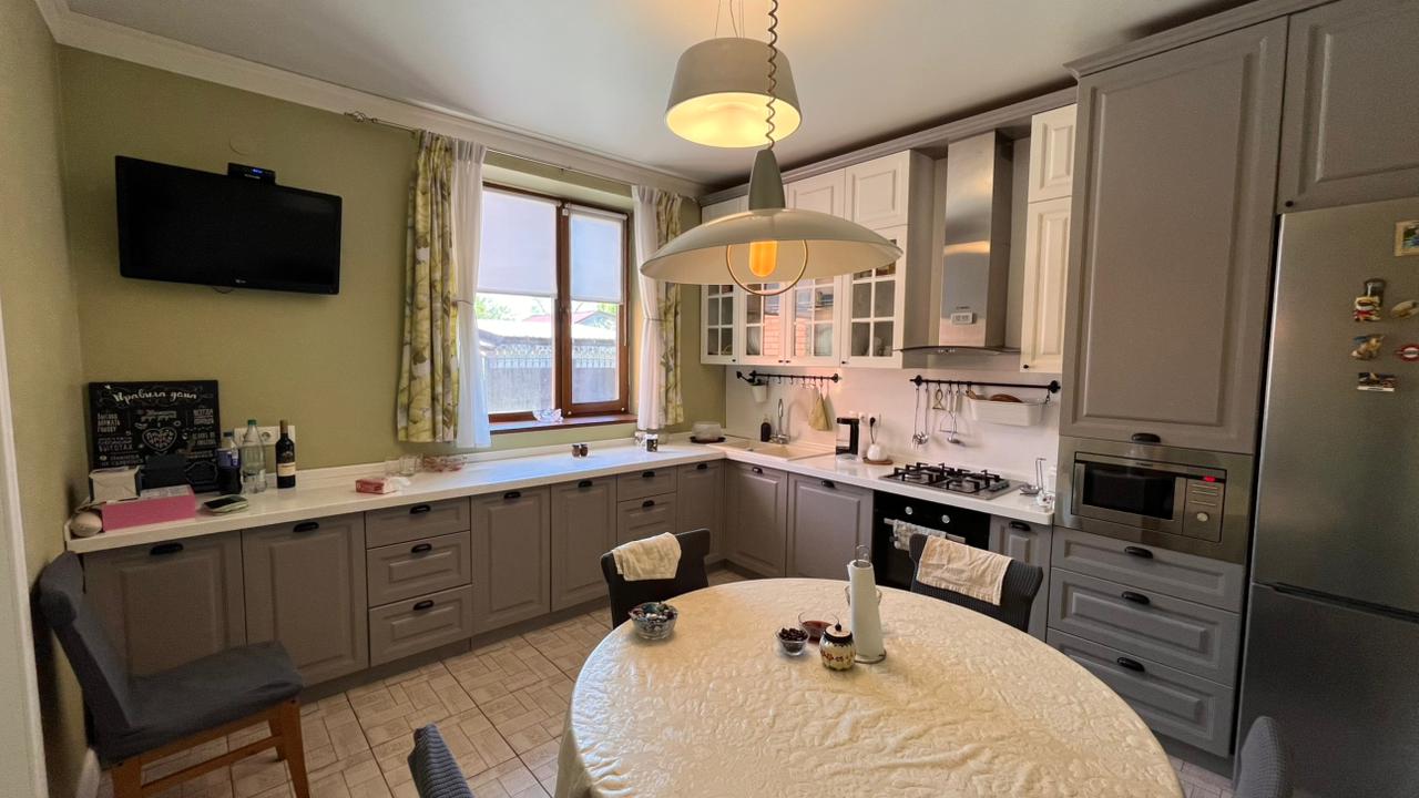 5-комнантный квартира, 180.0 м²,Калиева за 95 000 000