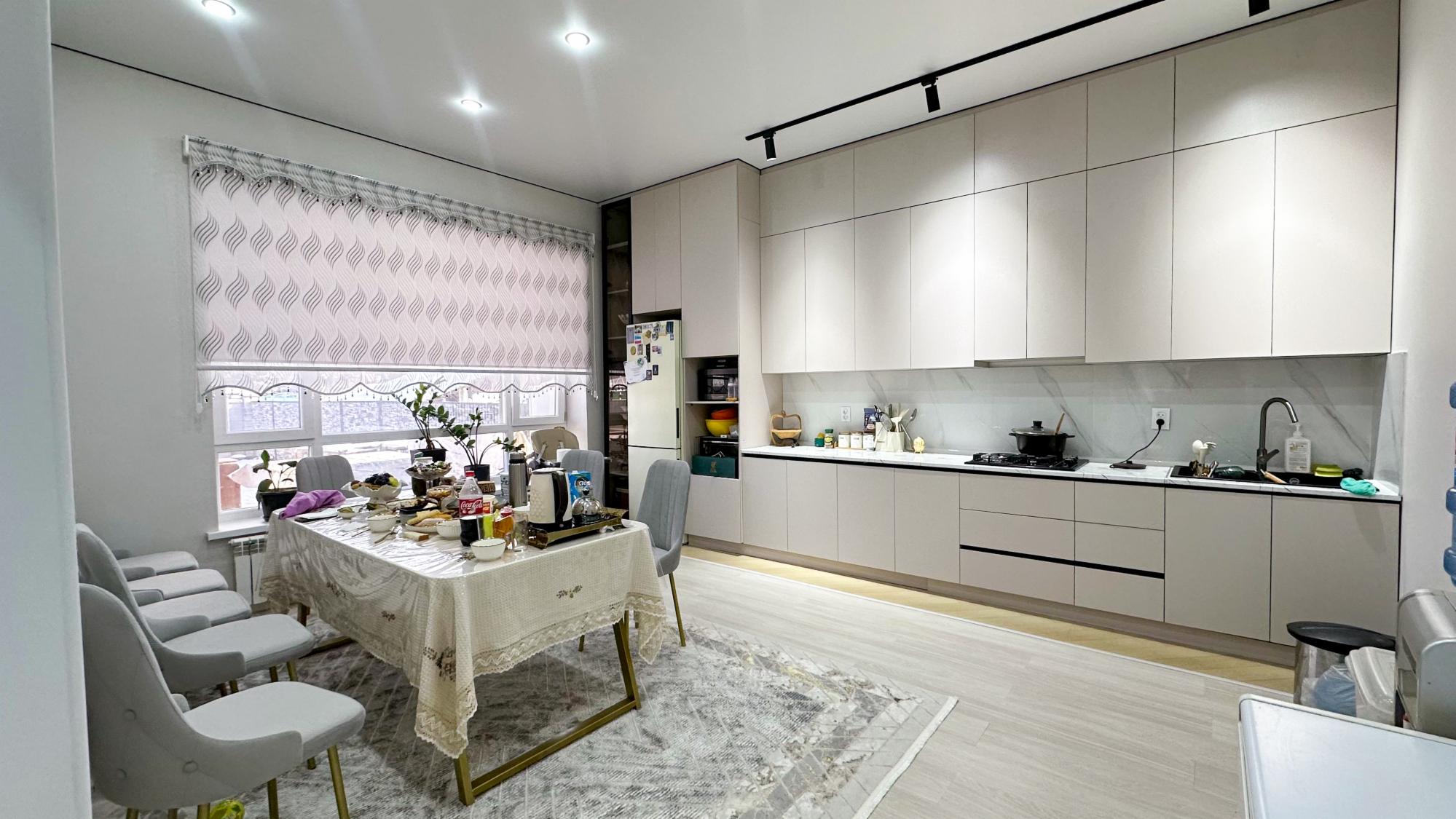 4-комнантный квартира, 159.0 м²,Биржан Сал за 68 000 000