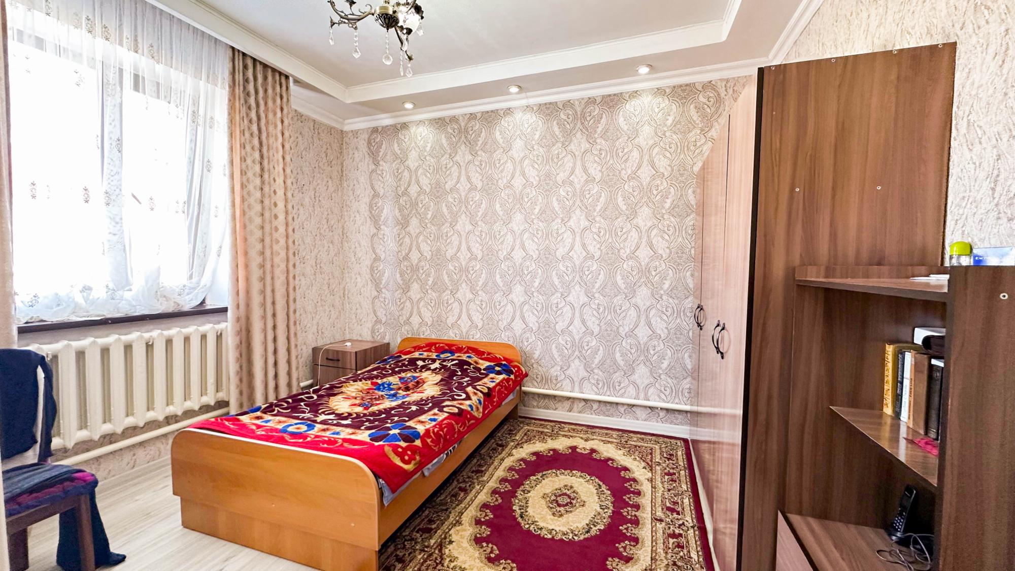 6-комнантный квартира, 132.0 м²,Айманова за 60 000 000