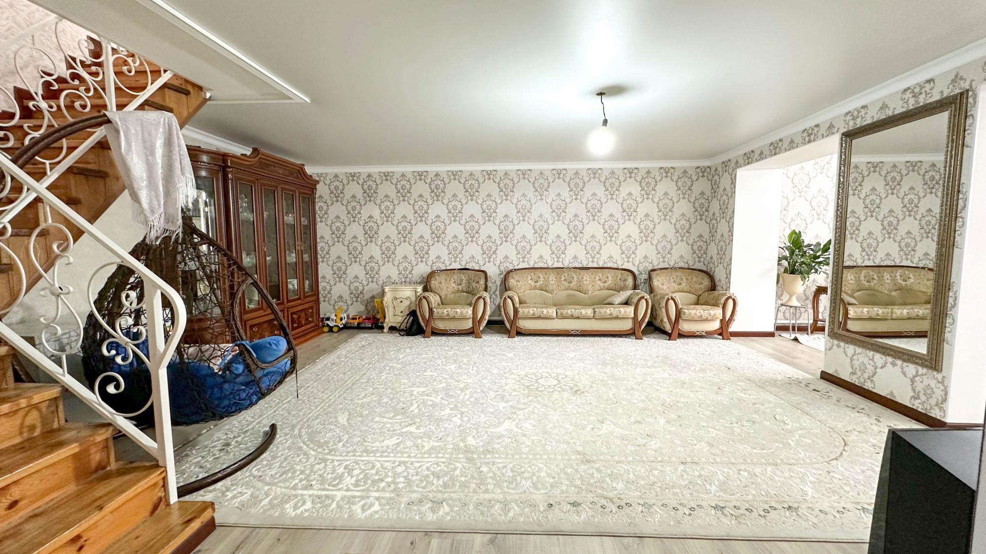 5-комнантный квартира, 176.0 м²,Абылай Хана за 42 000 000