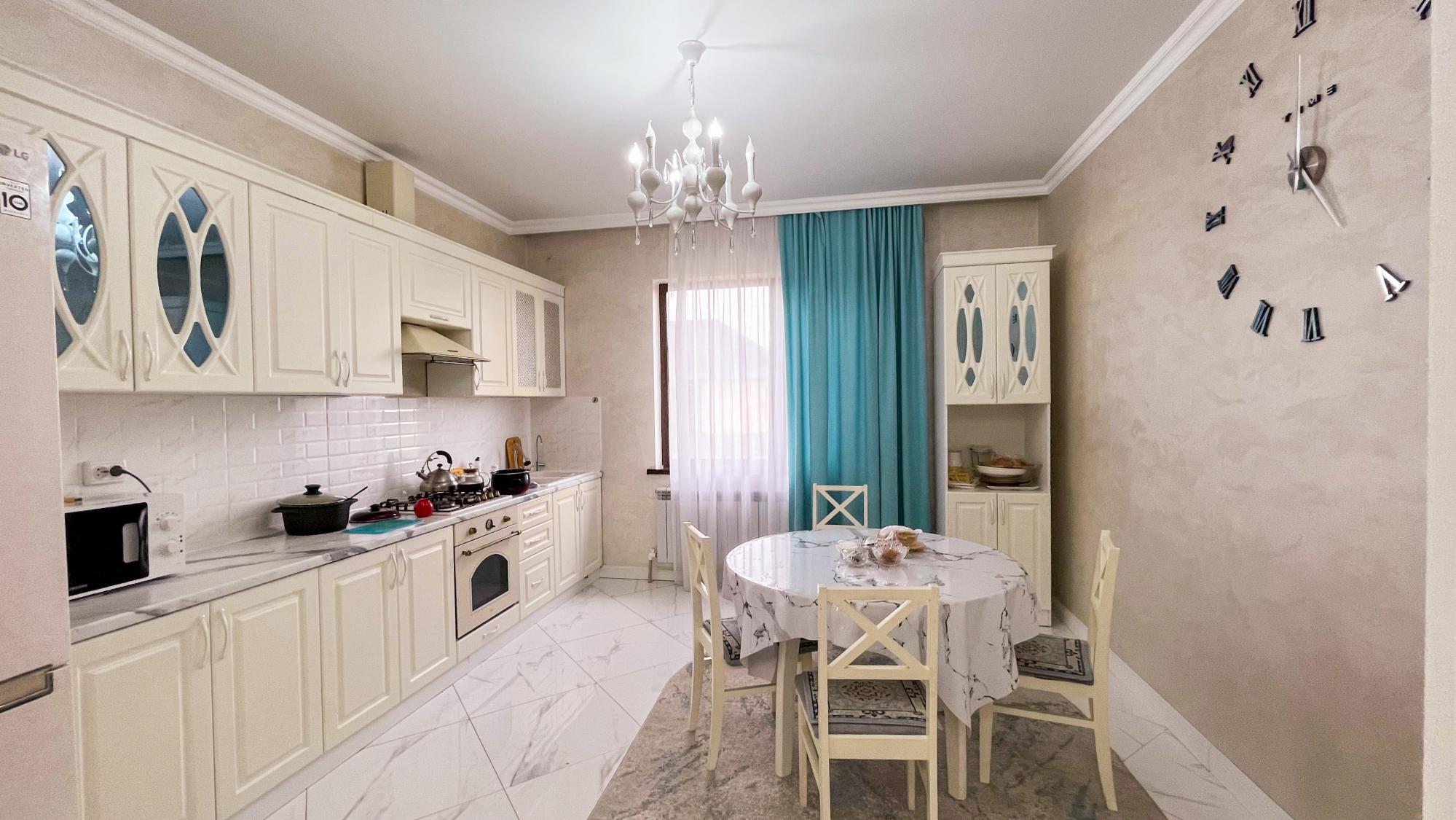 3-комнантный квартира, 125.0 м²,Шанышева за 38 000 000