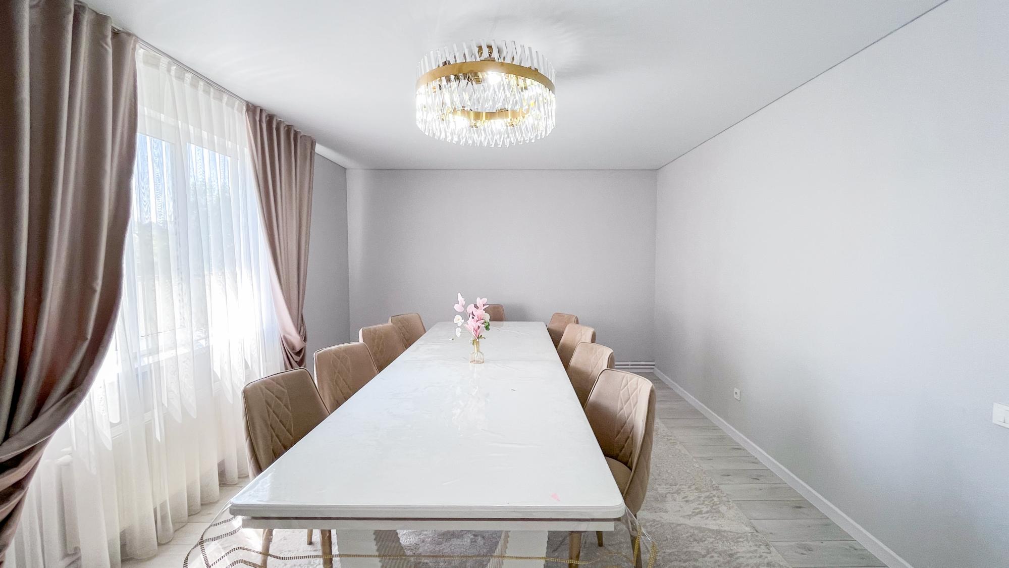 6-комнантный квартира, 170.5 м²,Нахимова за 65 000 000
