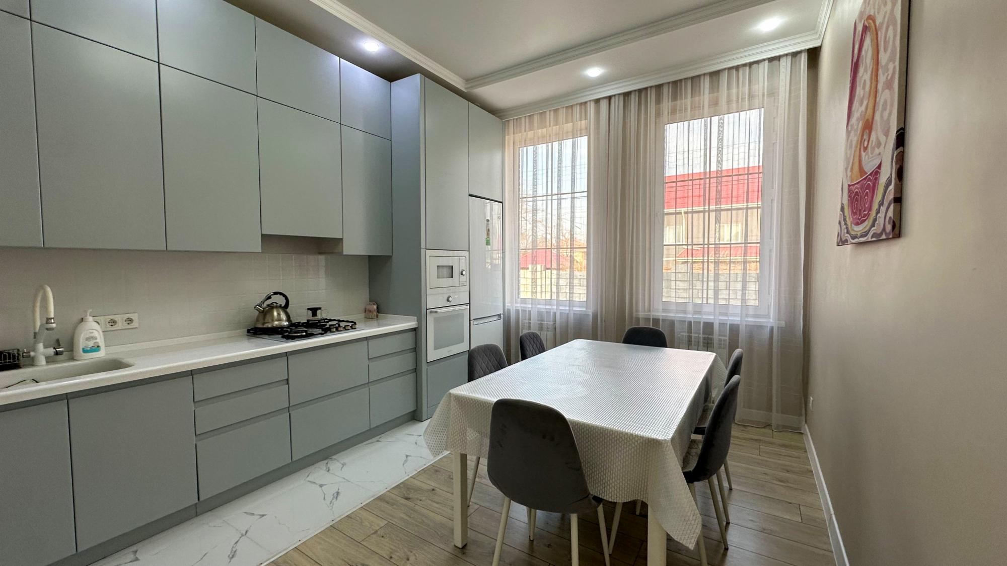 4-комнантный квартира, 140.0 м²,Бактыбая за 63 000 000